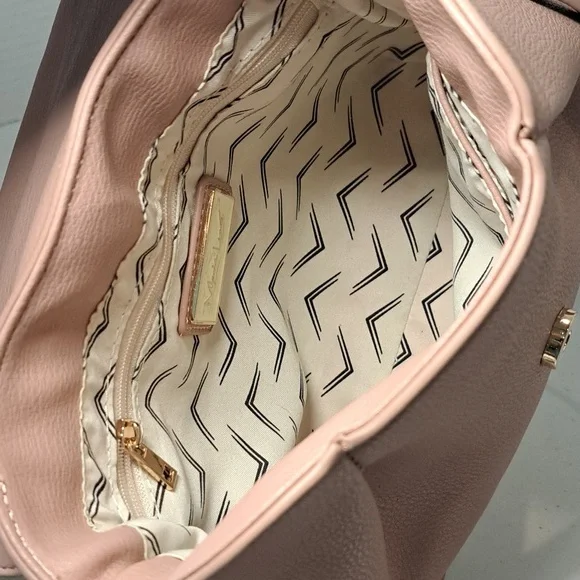 NWT Chic Pink Leather Crossbody Bag with Adjustable Strap By Moda Luxe - Picture 5 of 11